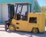 30,000lbs. Elwell Parker Solid-Tired Forklift 1